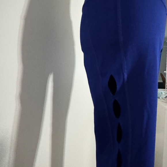 2 Pairs of Victoria Secret Sport Leggings - Picture 3 of 8